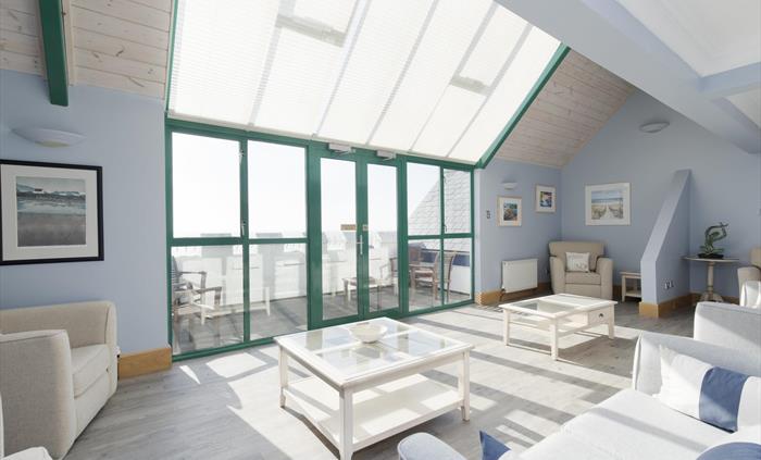 A relaxing gallery with amazing views